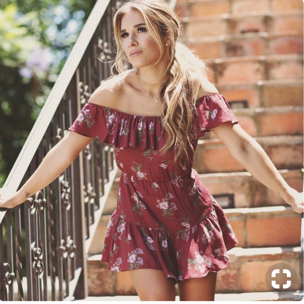 Kittenish by Jessie James Decker Dress ❤️
